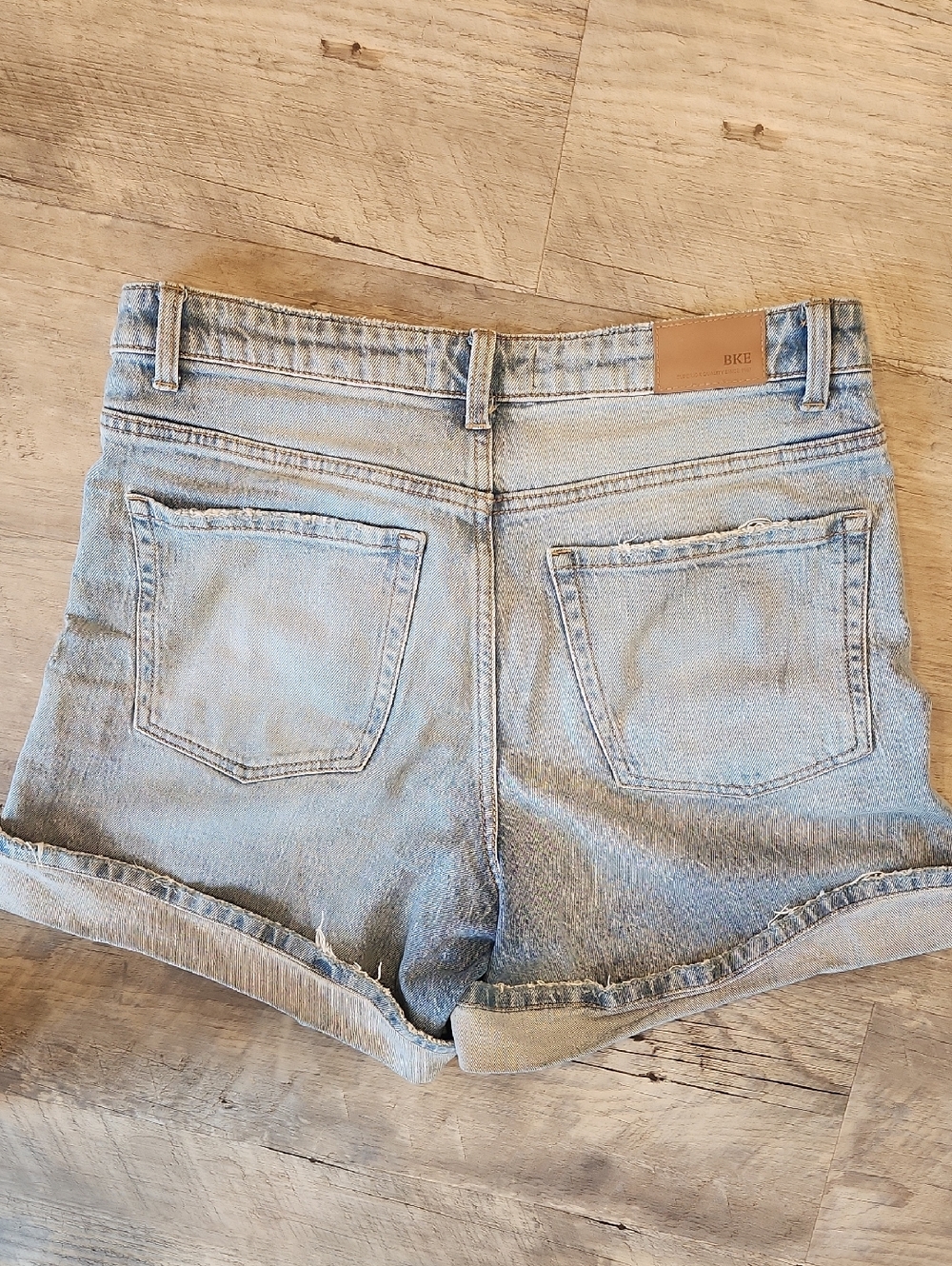 BKE Light Blue Rolled-Hem Denim Shorts High Rise - Picture 4 of 4